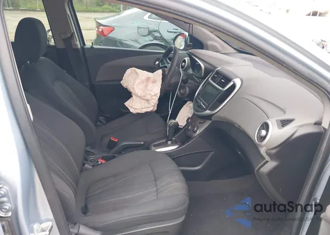 2017 Chevrolet Sonic Lt Auto z USA, uszkodzony, nr VIN 1G1JD5SG1H4119799